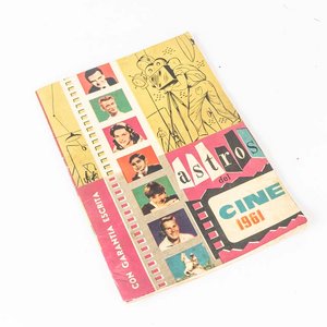 Lote siguiente: Álbum de Figuritas "Astros del Cine" 1961