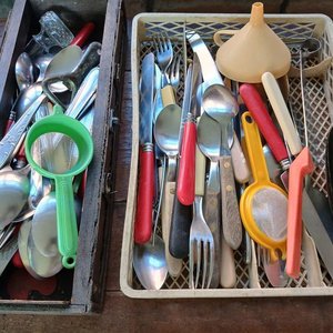 Lote siguiente: Lote de Cubiertos y Utensilios de Cocina Variados - Más de 40 Piezas