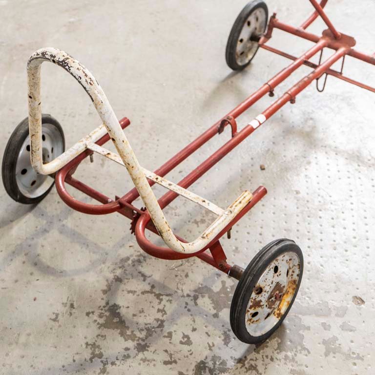 Autito antiguo de metal para restaurar - imagen 3