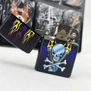 Encendedor Metálico con Diseño de Calavera y Llamas - imagen 2