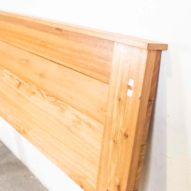 Mueble de madera para cama de dos plazas - imagen 2
