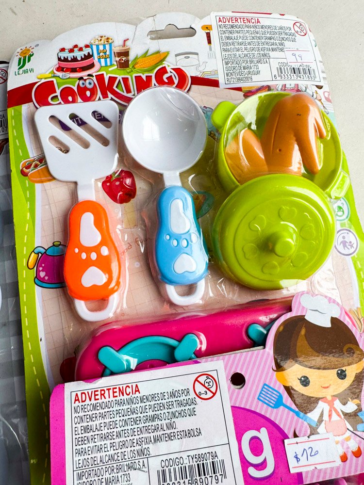 Colección de juguetes infantiles variados - imagen 7