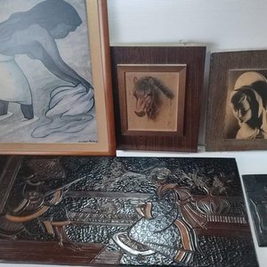 Lote anterior: Lote de 5 Cuadros: Dos Repujados en Cobre y Tres Pinturas