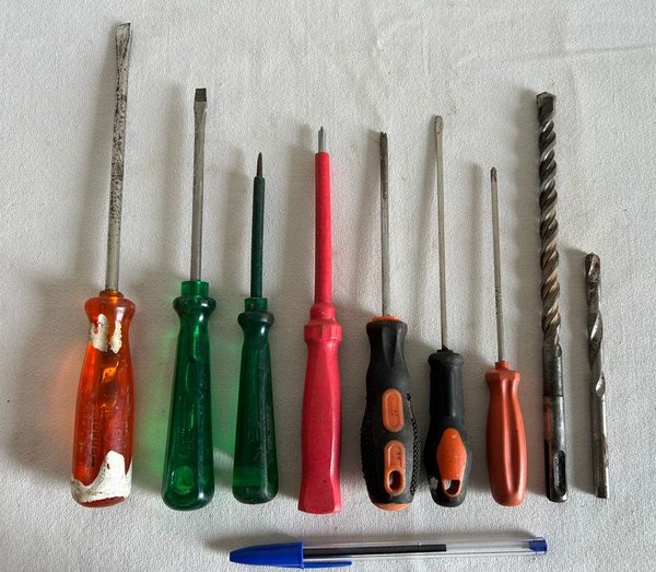 Lote de Destornilladores y Mechas para Taladro - imagen 1