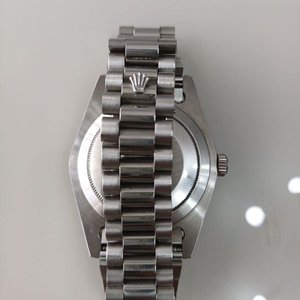 Réplica Reloj Rolex Day-Date Esfera Verde Agua con Números Árabes Orientales - imagen 4