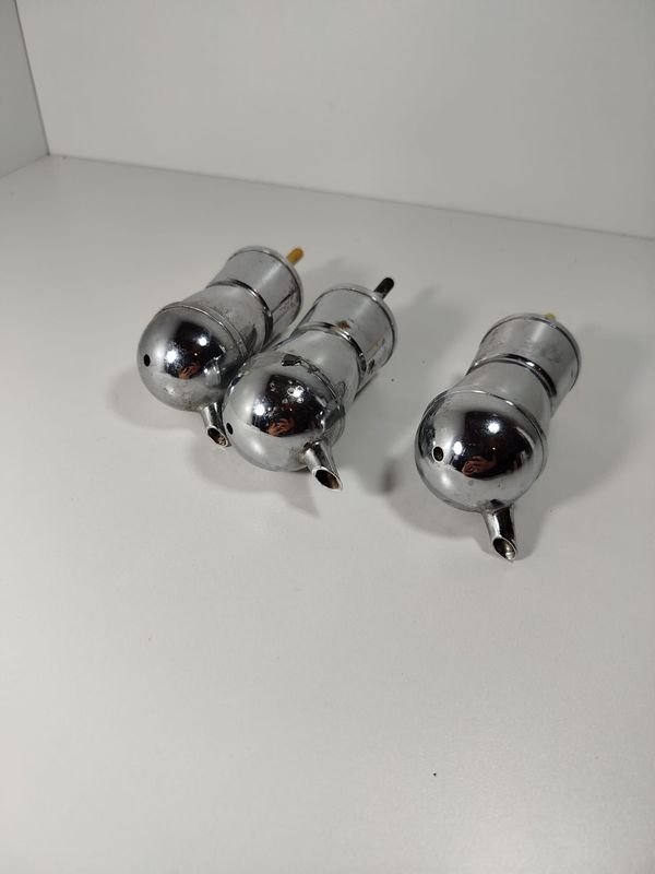 Picos de metal antiguos para servir bebidas y hacer tragos - imagen 2