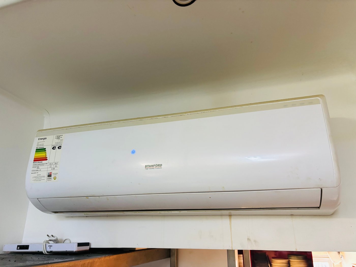 Aire Acondicionado Stanford Split 18000 BTU con Control Remoto