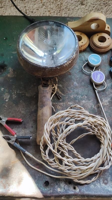 Colección de herramientas y objetos antiguos - imagen 6