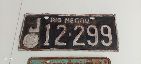 Placas de matrícula viejas y dañadas - imagen 4