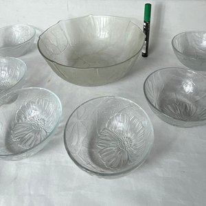 Juego de Ponchera y 6 Compoteras de Vidrio Prensado con Diseño Floral - imagen 7