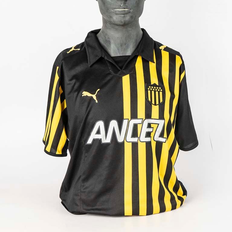 Lote anterior: Camiseta de Peñarol de utilería marca PUMA N°8 tercera equipación