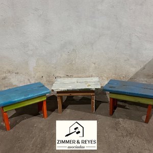 Lote anterior: Tres Banquitos de Madera Pintados