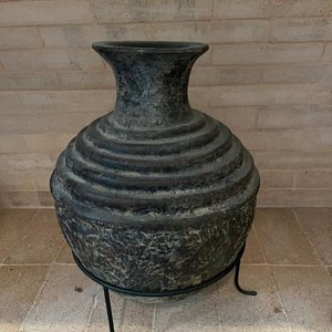 Vasija Antigua de Cerámica con Base de Hierro - imagen 4