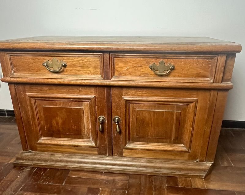 Lote siguiente: Rack madera de madera sólida