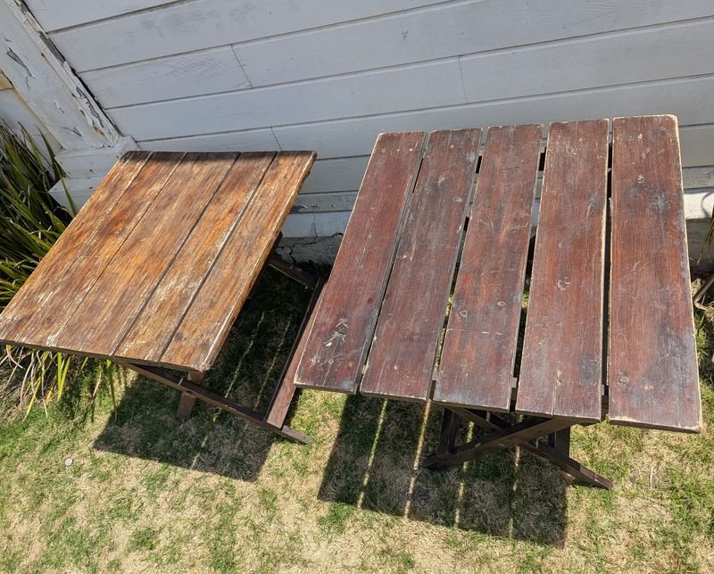Tres mesas plegables de madera con una falta - imagen 5