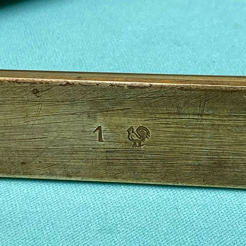 Antiguo nivel de bronce con estuche - imagen 4