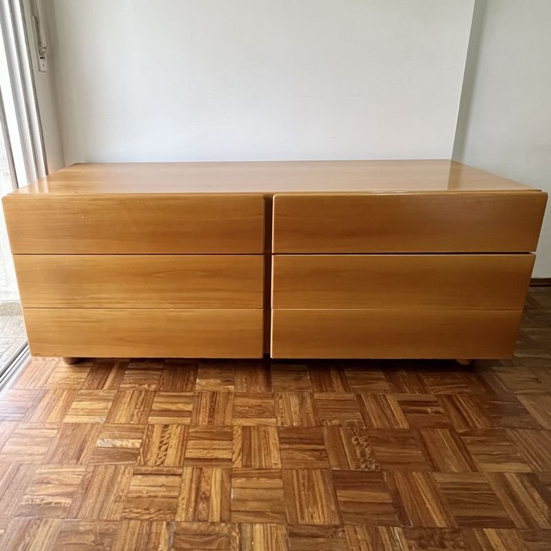 Lote siguiente: Mueble de madera maciza con seis cajones traído de España