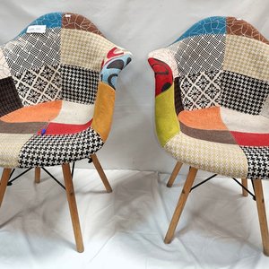 Lote anterior: Lote de 2 Sillas Estilo Eames Patchwork con Apoyabrazos