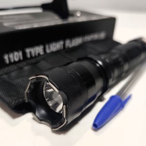Linterna Táctica Recargable con Picana Eléctrica para Autodefensa - imagen 1