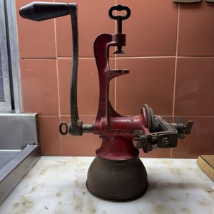 Molino Manual Antiguo Maesa de Hierro Fundido Rojo - imagen 2