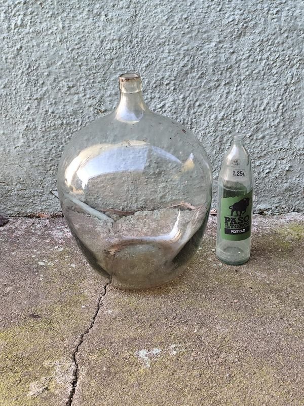 Damajuana Antigua de Vidrio Transparente - Capacidad 30 Litros