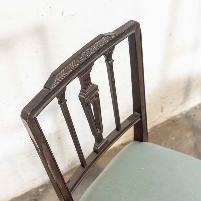 Sillas inglesas antiguas con asientos tapizados - imagen 3
