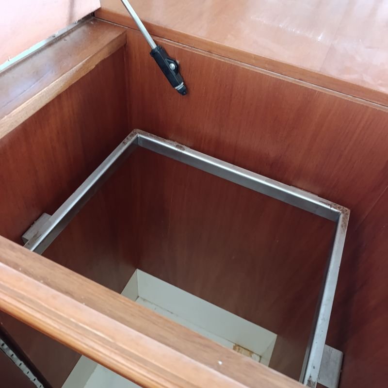Carro de Servicio Hotelero en Madera con 9 Puertas - imagen 4