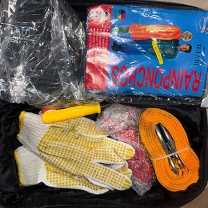 Bolso de Auxilio con 6 Artículos para Coche - imagen 1