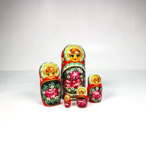 Lote anterior: Set de Muñecas Rusas Matrioska Rojas con Flores