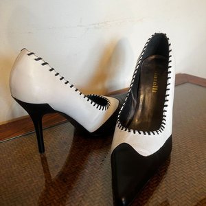 Zapatos Stiletto Blancos y Negros Talle 36 - imagen 3