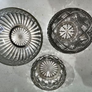 Juego de 3 Bols de Vidrio Tallado - imagen 2