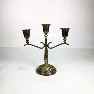 Lote siguiente: Candelabro de Bronce para Tres Velas
