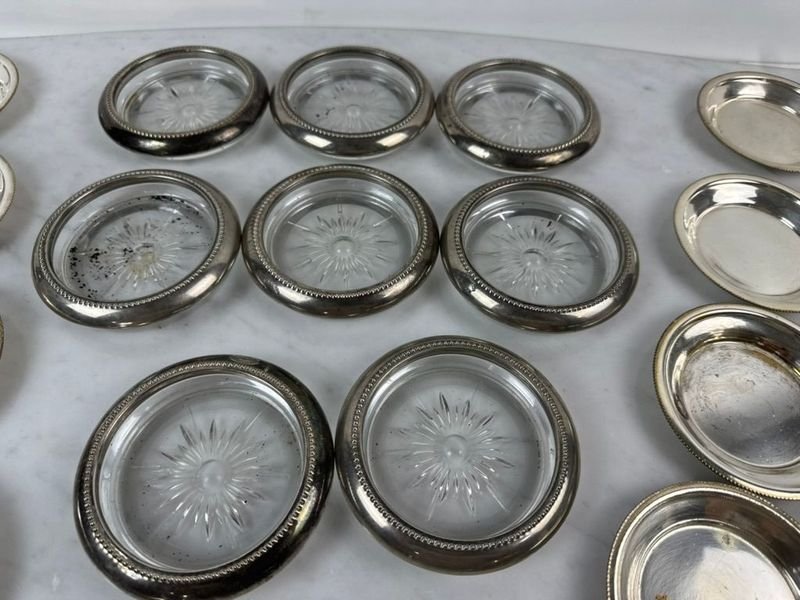 Posavasos con insertos de vidrio y esculturas de metal - imagen 3