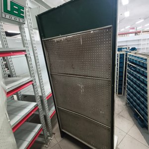 Exhibidor Metálico Perforado con Cabecera y Base - imagen 3