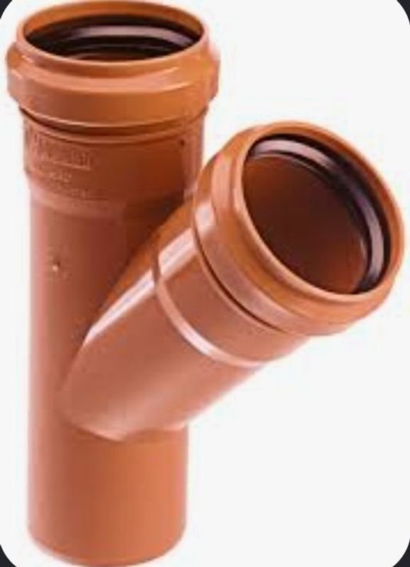 Conexión de PVC 45 grados con goma negra