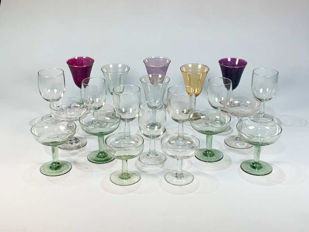 Veintidós Copas de Vidrio para Champagne y Vino: Rubí, Caramelo y Hialinas