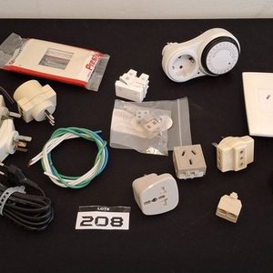 Lote anterior: Lote de Artículos Eléctricos: Adaptadores, Temporizador, Placas y Sensor