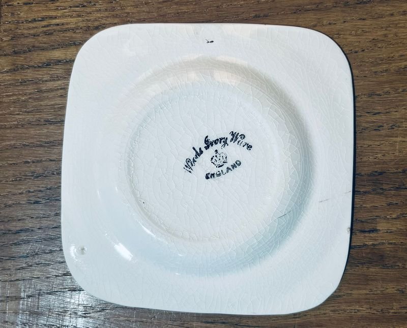 Lote siguiente: Platillo del Centenario 1830-1930, porcelana inglesa sellada