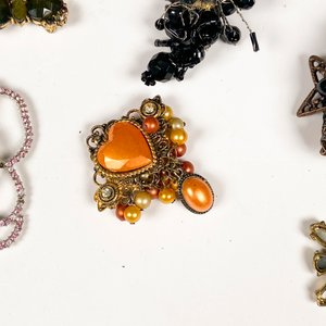 Lote de Collares, Prendedores y Colgantes de Fantasía - imagen 7