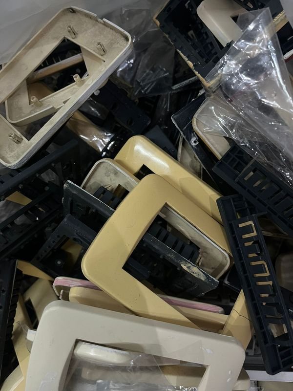Lote de electrodomésticos y accesorios en mal estado - imagen 2