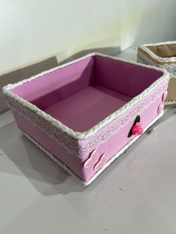 Set de cajas organizadoras artesanales con corazones y guía celeste - imagen 3