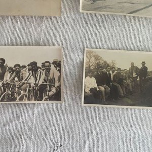 Lote de 4 Fotografías Antiguas de Carreras de Bicicletas - imagen 2