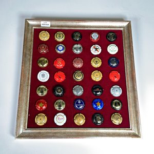 Lote anterior: Cuadro Decorativo con 35 Tapas de Champagne Coleccionables