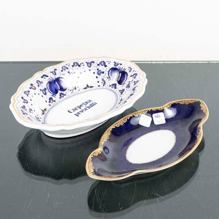 Lote siguiente: Platos de porcelana con diseño colorido