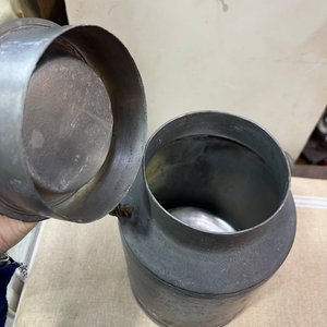 Tarro Lechero Antiguo de Chapa Galvanizada con Tapa y Asa - imagen 4