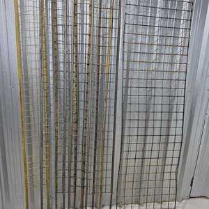 Lote anterior: Rejillas Metálicas Alargadas para Exhibición o Almacenamiento