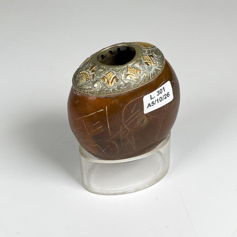 Mate galleta virola de plata y oro ,con soporte acrílico