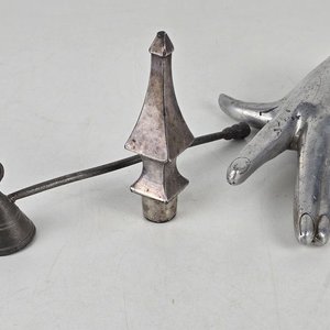 Lote anterior: Apagavelas y Punta de Candelabro de Metal Plateado