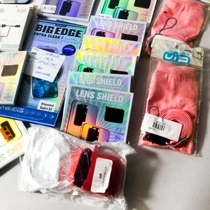 Lote de 30 Accesorios para iPhone 15: Protectores, Cargadores y Auriculares - imagen 2