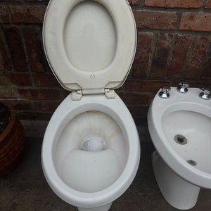 Conjunto de Baño Completo: Inodoro, Bidet y Lavamanos con Grifería - imagen 2